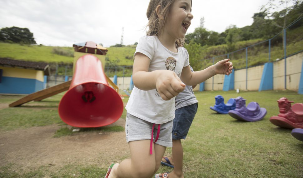 Dez jogos e brincadeiras para educação infantil